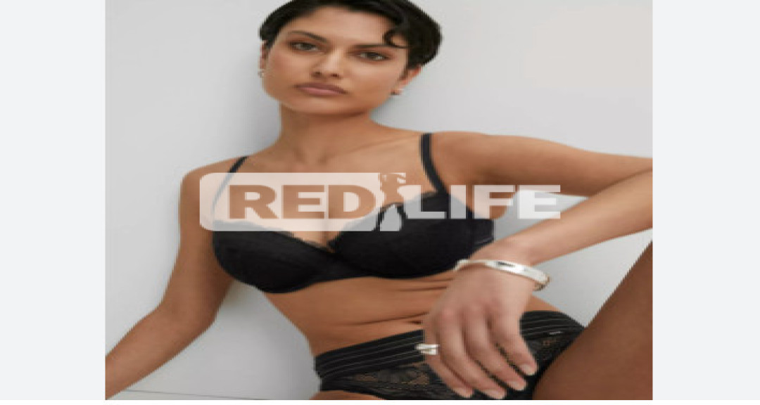 Desperately seeking FEMALES AGED 18+
For