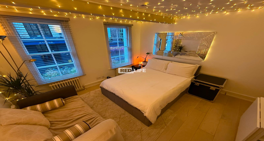 Elegant massage Room in Soho