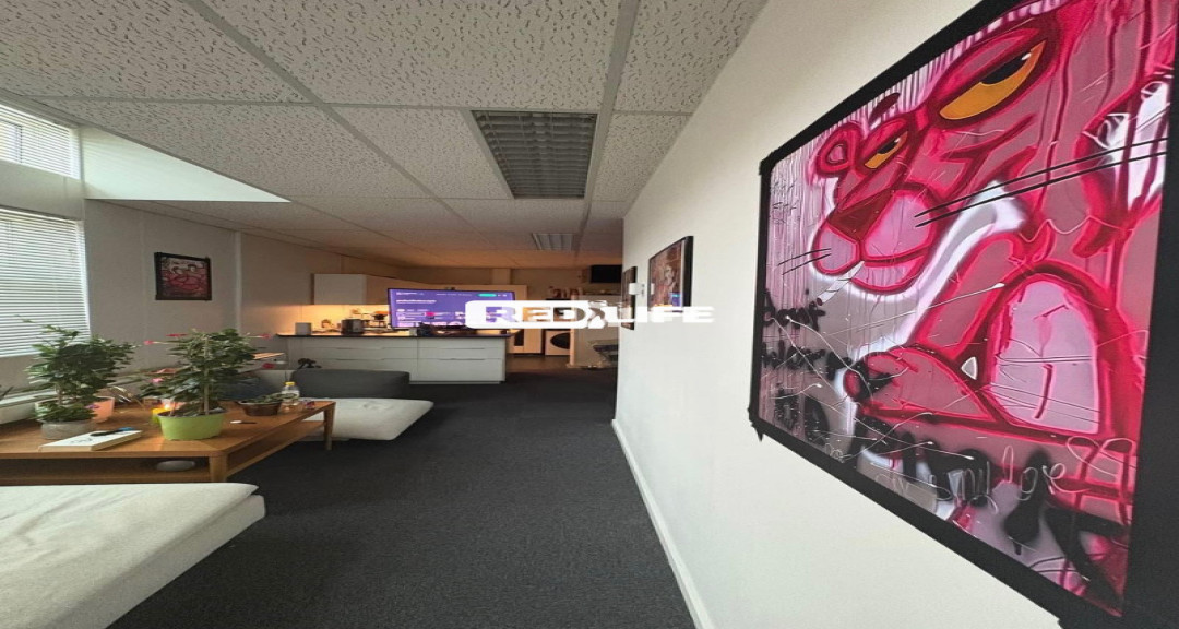 &Uuml;dv&ouml;zl&uuml;nk a Pink Panther oldal&aacute;n!&nbsp;
Fix